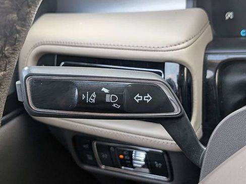 Used 2022 Lincoln Nautilus FWD w/ Premium Package image 29
