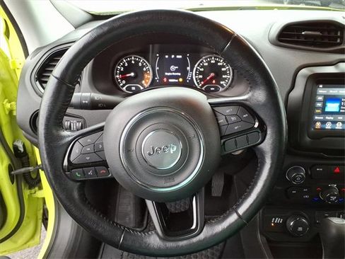 Used 2018 Jeep Renegade Altitude image 18