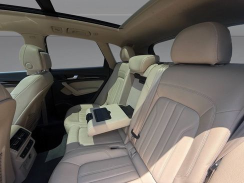 Used 2019 Audi Q5 2.0T Premium Plus w/ Premium Plus Package AWD/4WD image 38