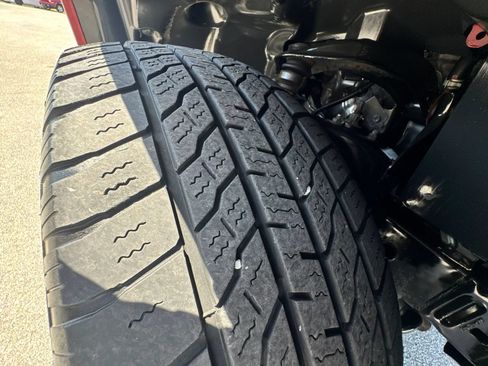 Used 2022 Nissan Frontier SV AWD/4WD image 31
