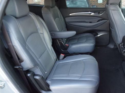 Used 2022 Buick Enclave Premium image 32