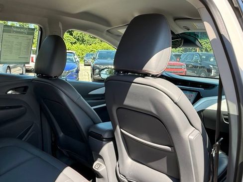 Used 2020 Chevrolet Bolt Premier w/ Infotainment Package FWD image 35