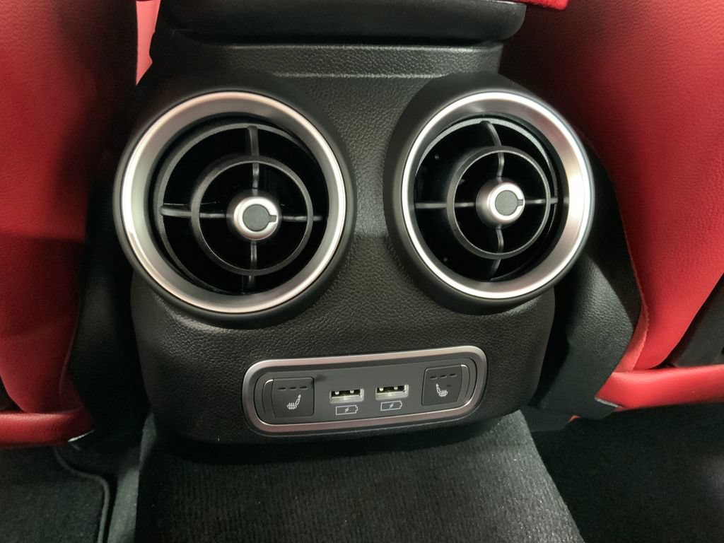 New 2026 Alfa Romeo Giulia AWD image 37