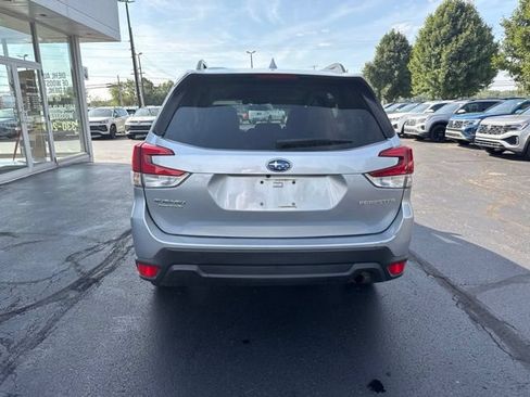 Used 2021 Subaru Forester Premium AWD/4WD image 6