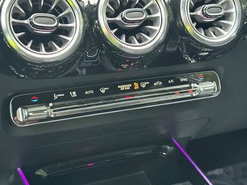 Used 2023 Mercedes-Benz GLA 250 4MATIC image 25