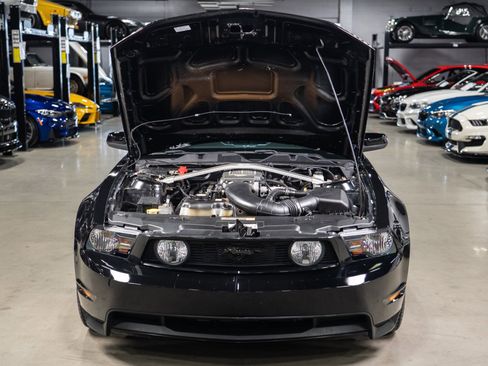 Used 2010 Ford Mustang GT image 12
