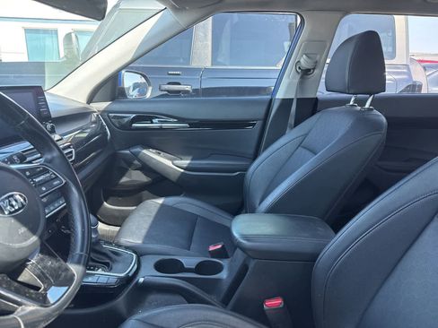 Used 2021 Kia Seltos EX image 30