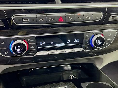 Used 2019 Audi Q7 3.0T Prestige w/ Prestige Package image 18