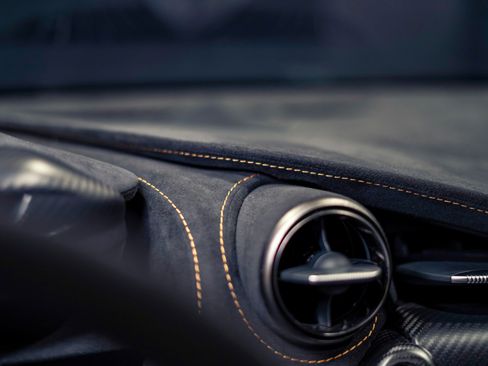 Used 2021 McLaren 765LT RWD image 23