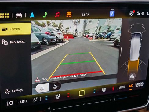 Used 2025 Volkswagen ID. Buzz Pro S RWD image 27