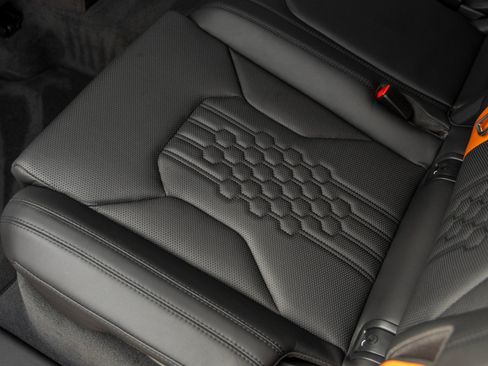 Used 2025 Lamborghini Urus SE image 29