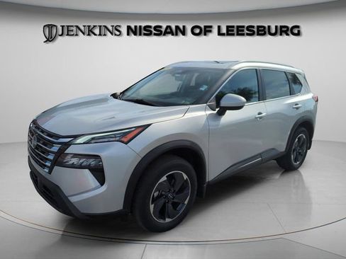 Certified 2025 Nissan Rogue SV w/ SV Premium Package image 15