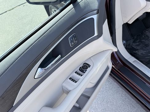 Used 2017 Lincoln MKZ Reserve FWD image 16