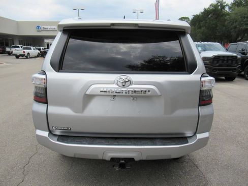 Used 2018 Toyota 4Runner SR5 RWD image 6