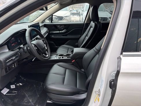 New 2026 Lincoln Corsair Premiere image 8