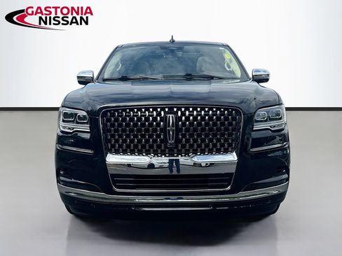 Used 2022 Lincoln Navigator Black Label AWD/4WD image 2