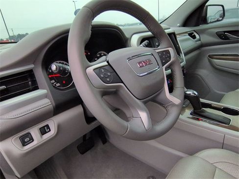 Used 2019 GMC Acadia SLE image 15