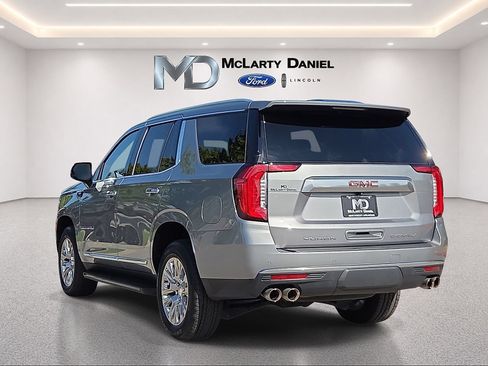 Used 2023 GMC Yukon Denali AWD/4WD image 4
