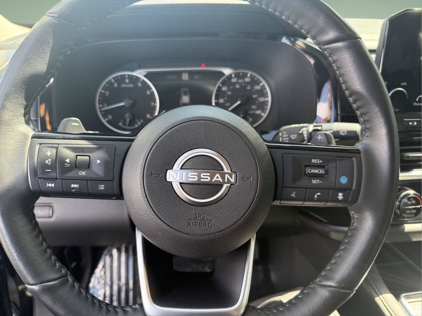 Used 2024 Nissan Pathfinder SL AWD/4WD image 14