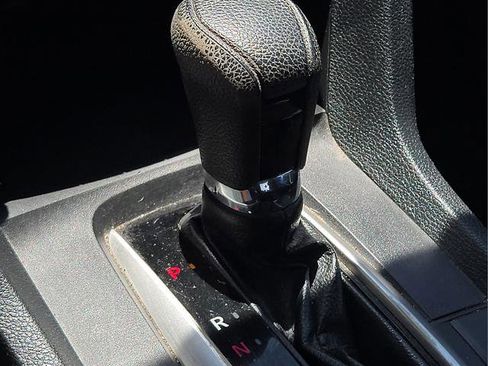 Used 2019 Honda Civic LX image 29