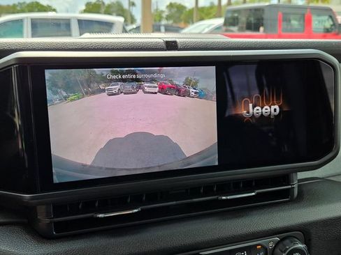 Used 2024 Jeep Wrangler Unlimited Sport AWD/4WD image 23