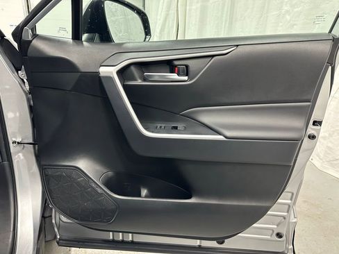 Used 2025 Toyota RAV4 XLE image 54