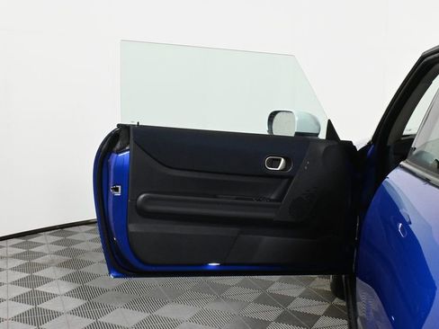 Used 2025 MINI Cooper 2-Door Hardtop image 29