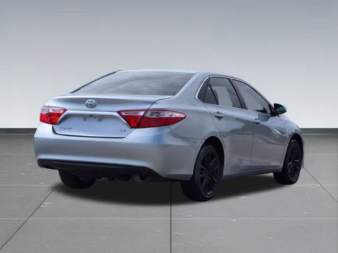 Used 2017 Toyota Camry LE FWD image 9
