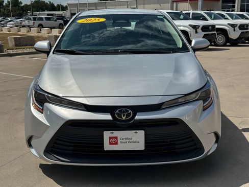 Used 2025 Toyota Corolla LE FWD image 8