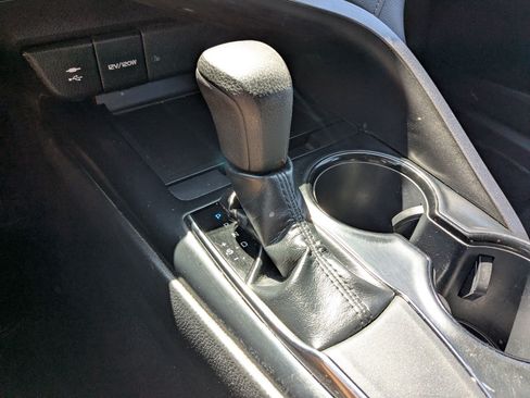 Used 2019 Toyota Camry LE FWD image 25