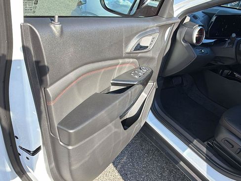 New 2026 Chevrolet Trax RS w/ Sunroof Package FWD image 15