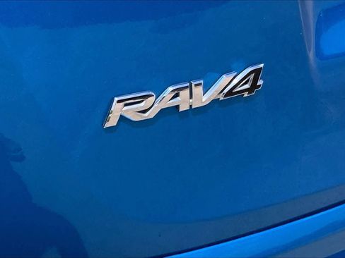 Used 2016 Toyota RAV4 SE image 10