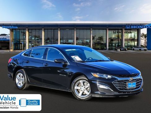 Used 2022 Chevrolet Malibu LT image 1