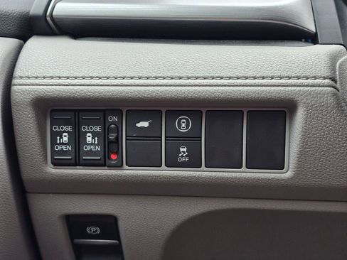 Used 2022 Honda Odyssey EX-L image 18