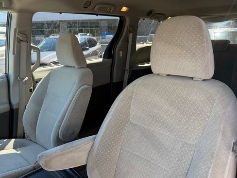 Used 2017 Toyota Sienna LE w/ Protection Package AWD/4WD image 20