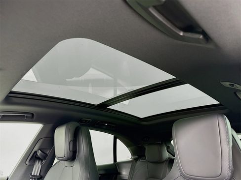 New 2025 Porsche Macan Electric image 22