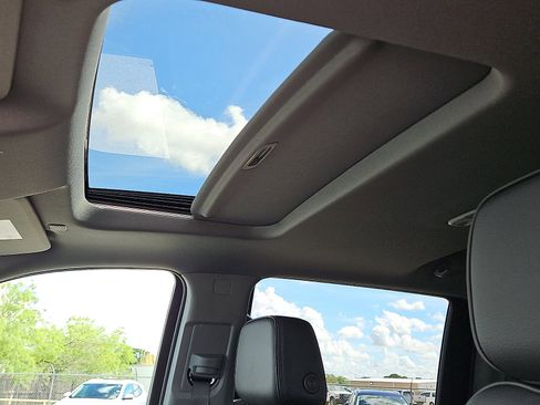 New 2026 GMC Sierra 2500 Denali w/ Denali Reserve Package image 12