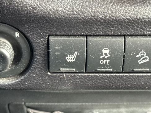 Used 2016 Jeep Wrangler Unlimited Sahara AWD/4WD image 7