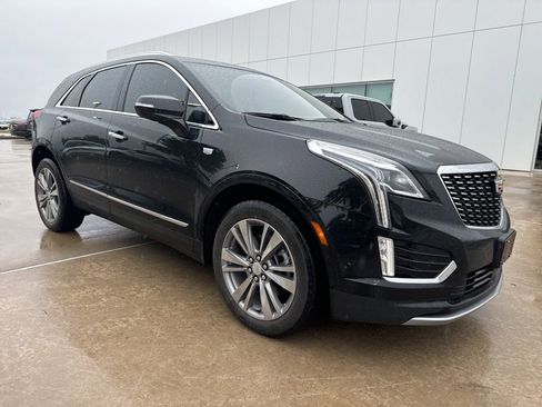 Used 2024 Cadillac XT5 Premium Luxury w/ Technology Package FWD image 2