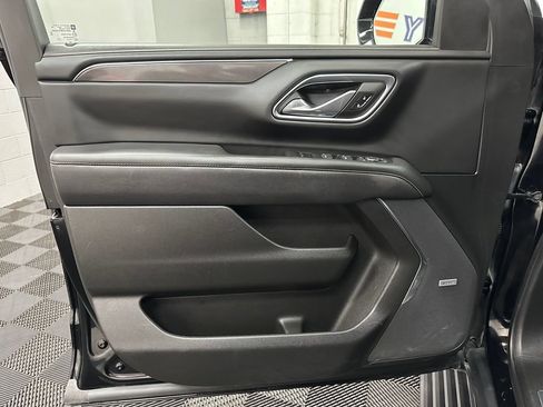 Used 2023 GMC Yukon XL AT4 w/ AT4 Premium Package AWD/4WD image 16