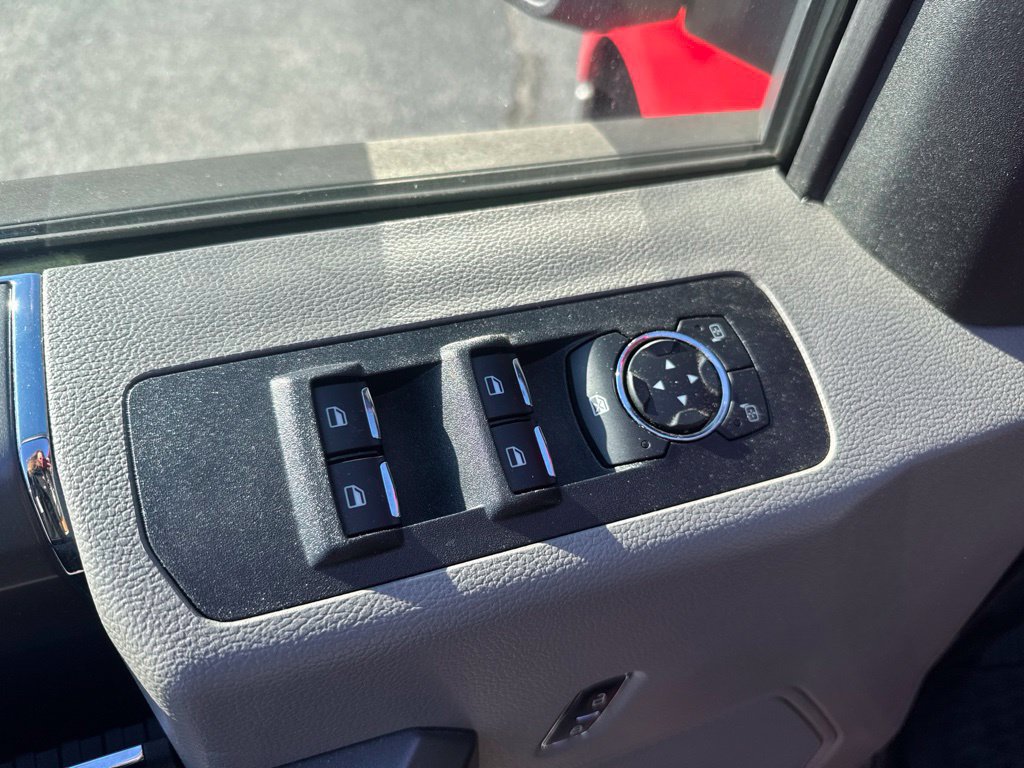 Used 2018 Ford F150 XLT w/ Equipment Group 302A Luxury AWD/4WD image 33