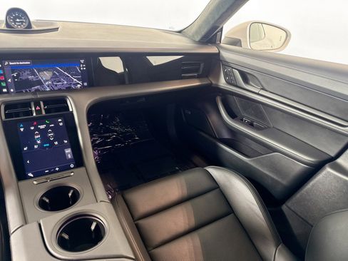 Used 2022 Porsche Taycan GTS image 22