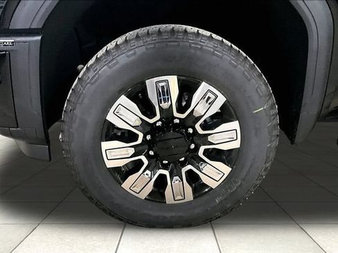 New 2026 GMC Sierra 2500 Denali w/ Denali Reserve Package AWD/4WD image 8