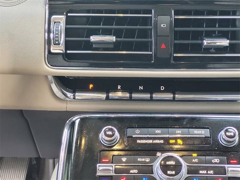 Used 2023 Lincoln Navigator Reserve image 17