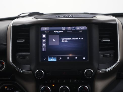 Used 2022 RAM 1500 Laramie AWD/4WD image 15
