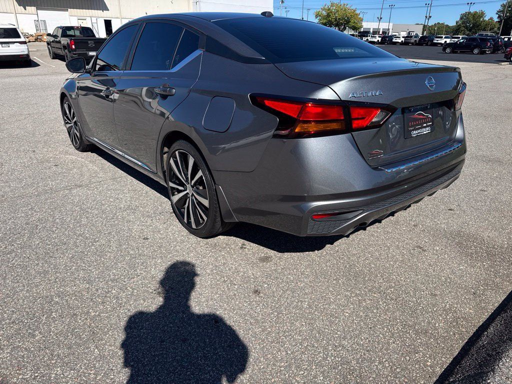 Used 2019 Nissan Altima 2.5 SR FWD image 2