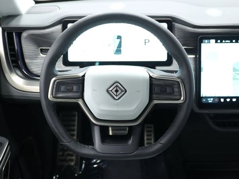 Used 2024 Rivian R1S Adventure AWD/4WD image 25