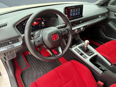Used 2025 Honda Civic Type R image 4