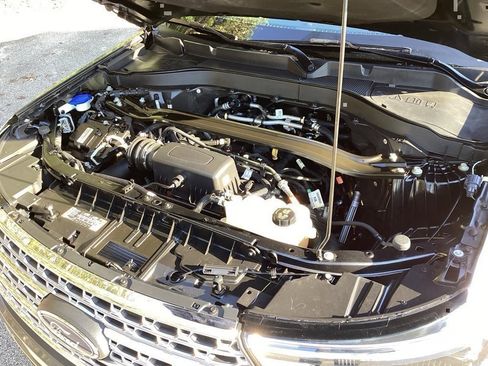 Used 2022 Ford Explorer Limited w/ Equipment Group 301A image 23