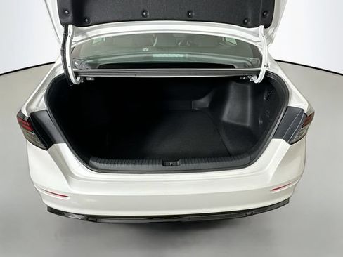 Used 2025 Honda Accord Sport image 30